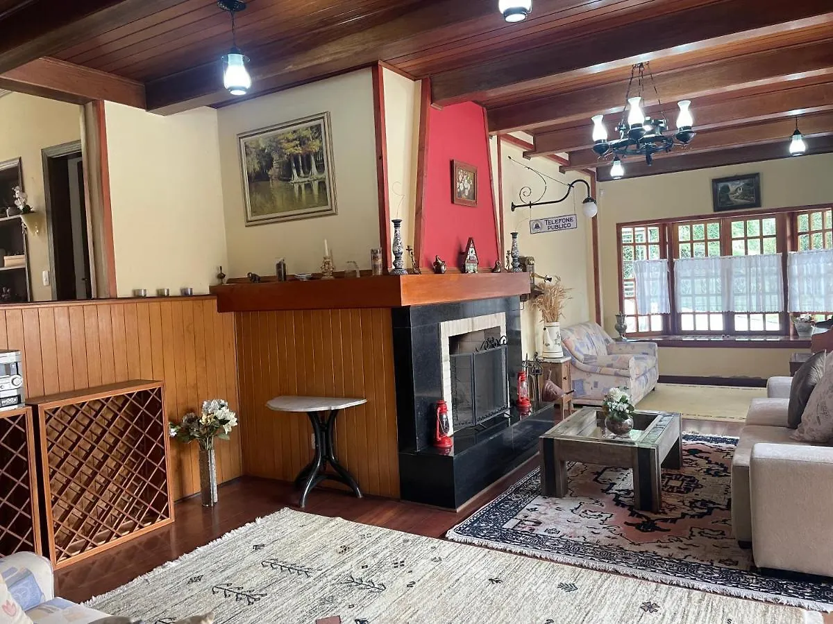 ホームステイ Suites Monte Belo Campos do Jordão ブラジル