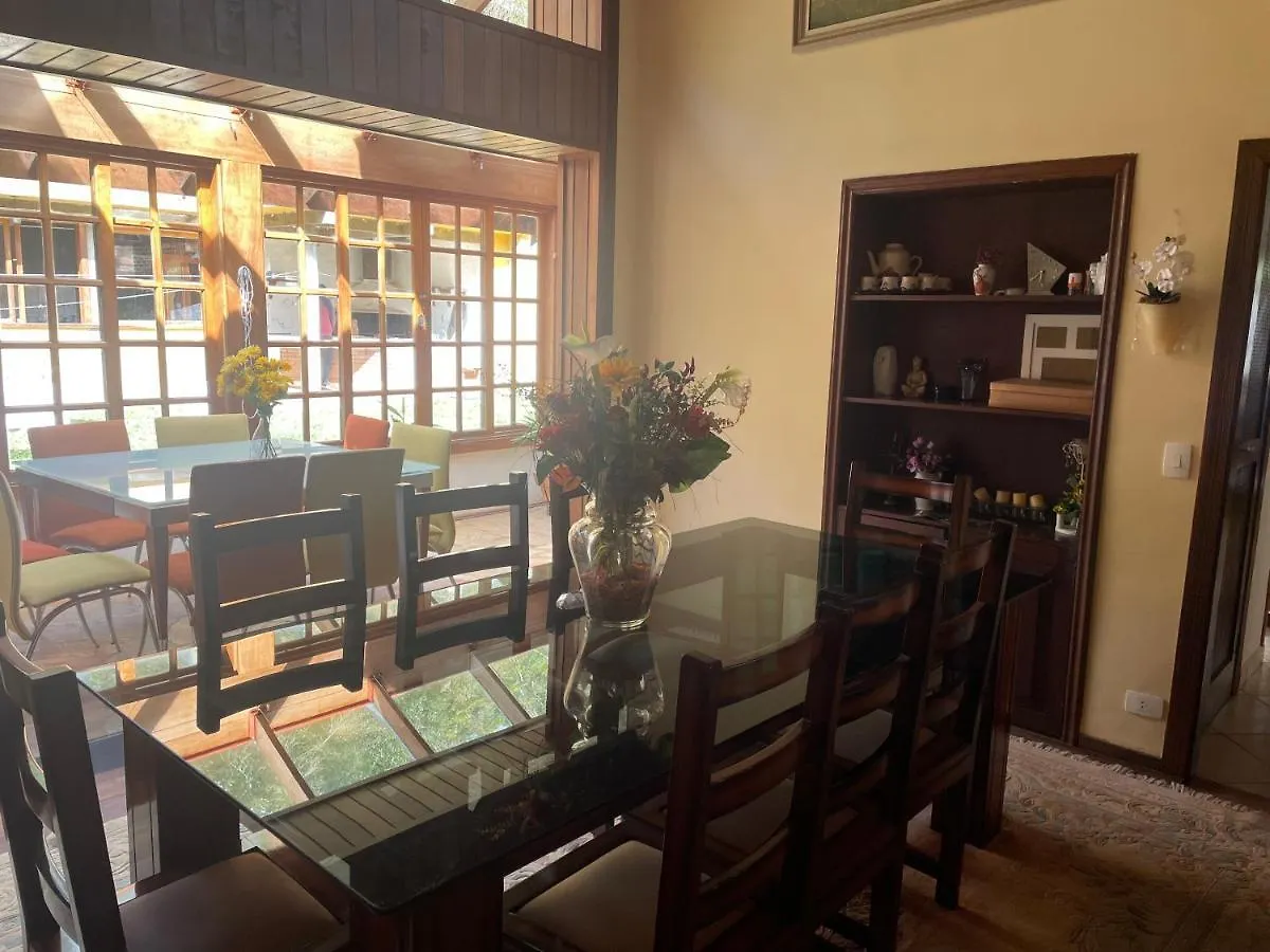 ホームステイ Suites Monte Belo Campos do Jordão