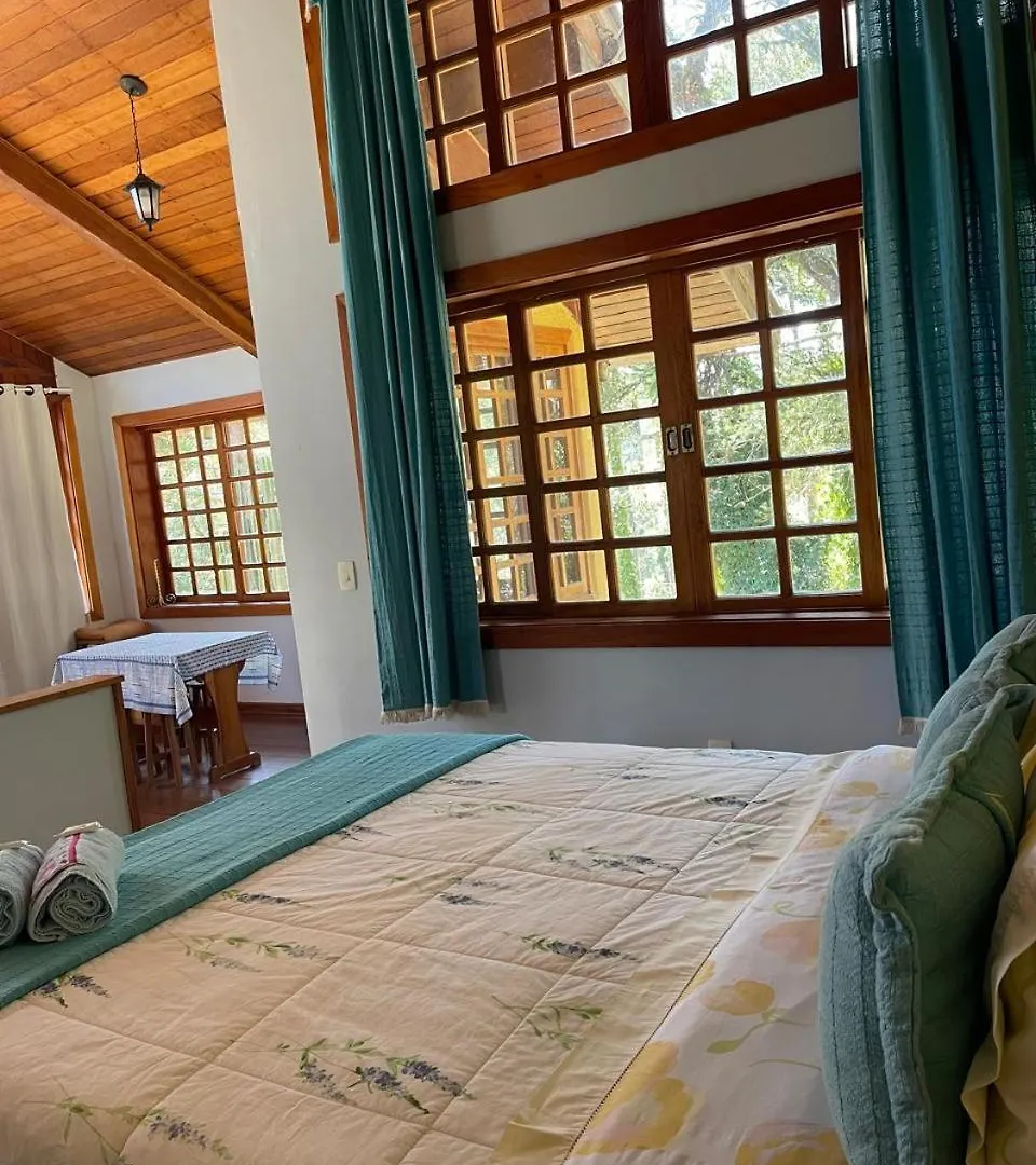 Suites Monte Belo Campos do Jordão ホームステイ